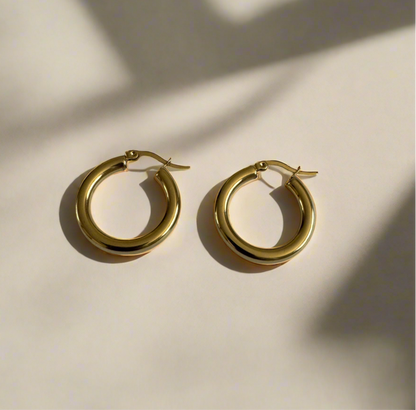 Lola 18K Gold Hoop Earrings