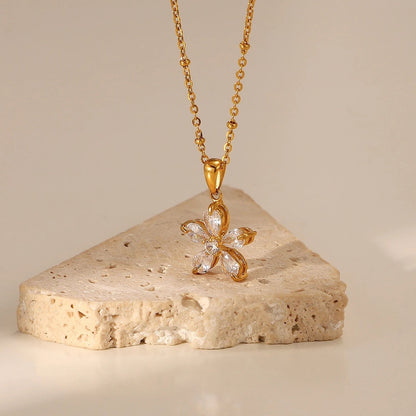 Flower Pendant Necklace Gold