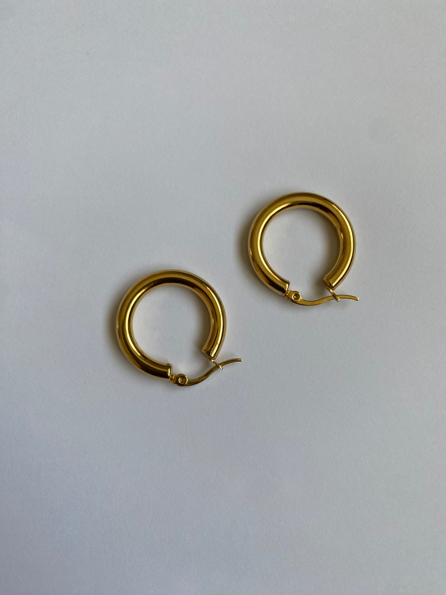 Lola 18K Gold Hoop Earrings