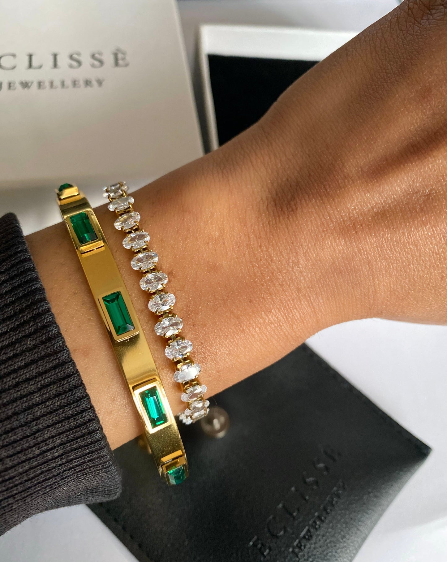 Valentine Emerald 18k Gold Bangle